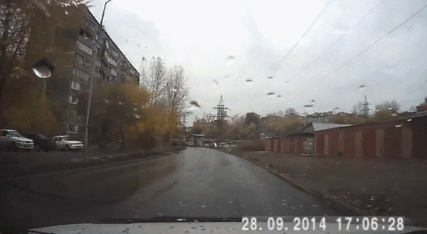 Жопа на дороге в России...   гифка, жопа, дорога, видеорегистратор
